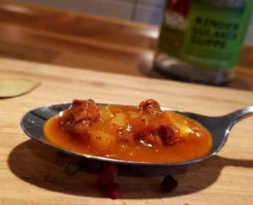 Detail der Gulaschsuppe