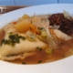 Krautsuppe mit Maulatsche und Leberknödel